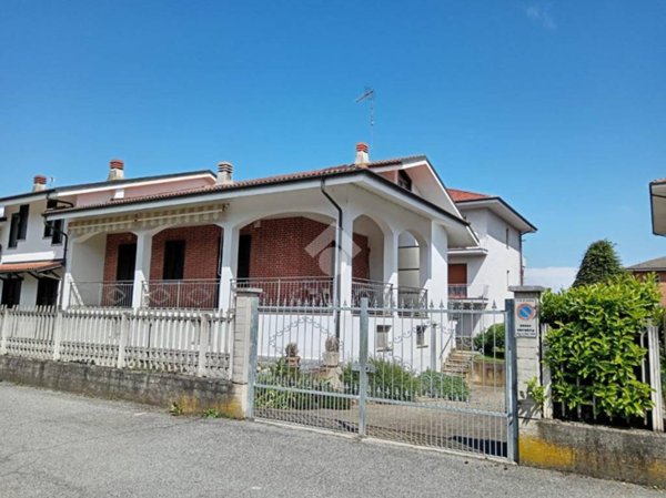casa indipendente in vendita a Vigone