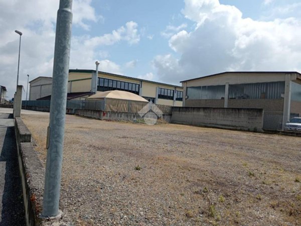 locale di sgombero in vendita a Vigone