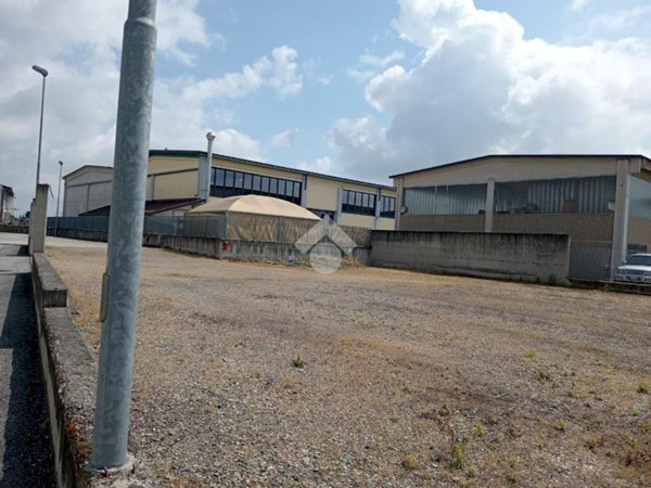 locale di sgombero in vendita a Vigone