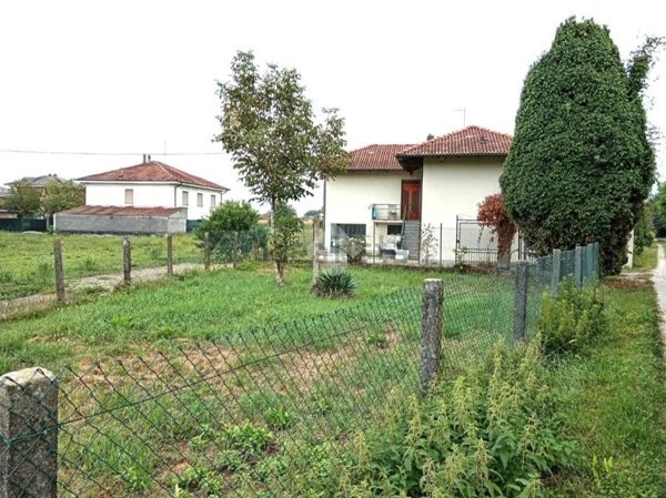 casa indipendente in vendita a Vigone