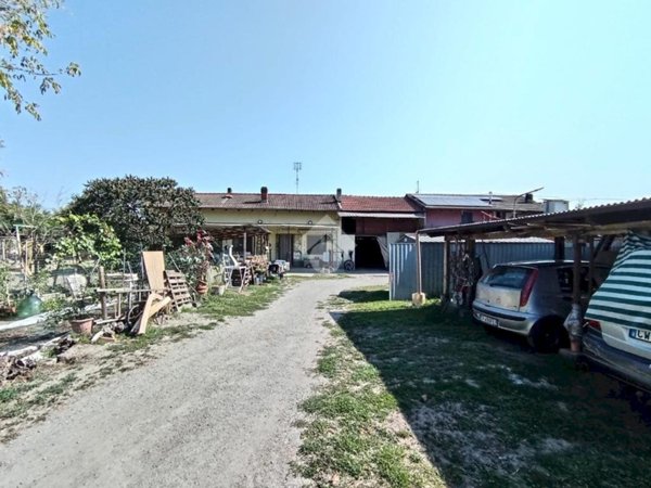casa indipendente in vendita a Vigone