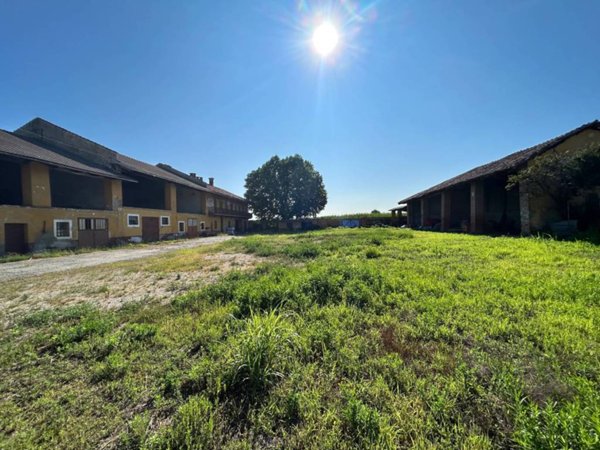 casale in vendita a Vigone