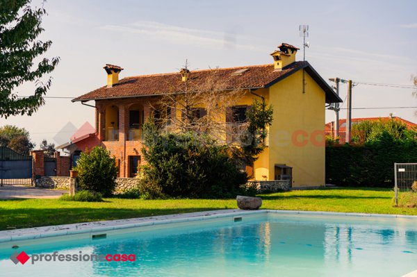 casa indipendente in vendita a Vigone