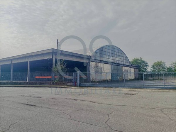 locale commerciale in vendita a Vigone