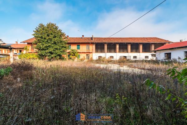 casale in vendita a Vigone