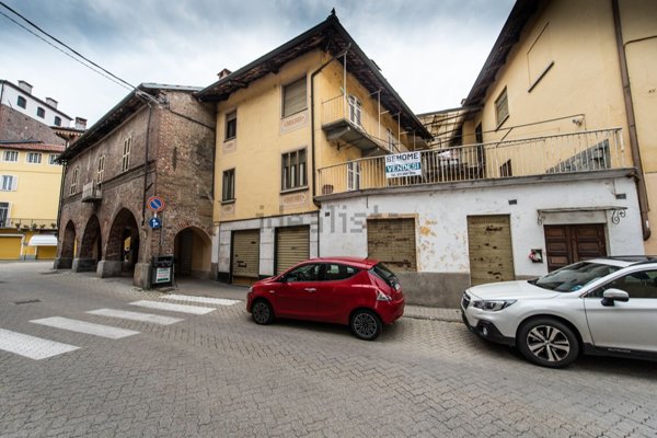 locale commerciale in vendita a Vigone