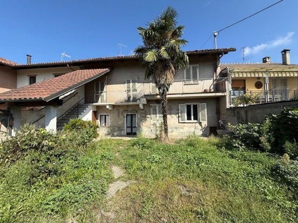 esavano in vendita a Vigone