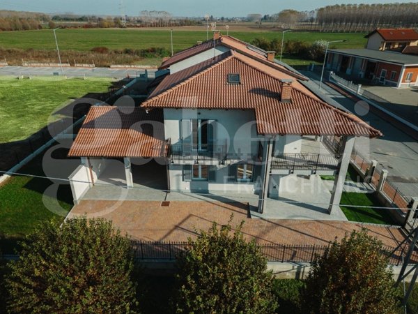 casa indipendente in vendita a Vigone