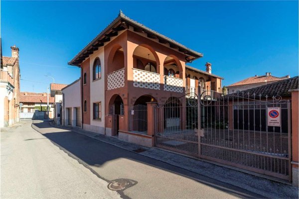 casa indipendente in vendita a Vigone