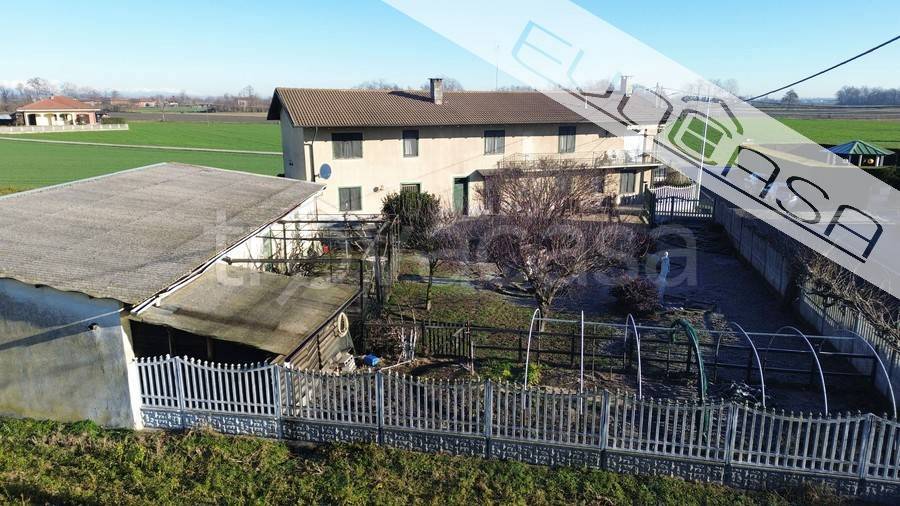 casa indipendente in vendita a Vigone in zona Zucchea
