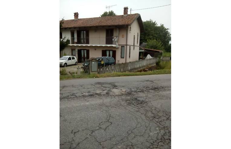 casa indipendente in vendita a Vigone
