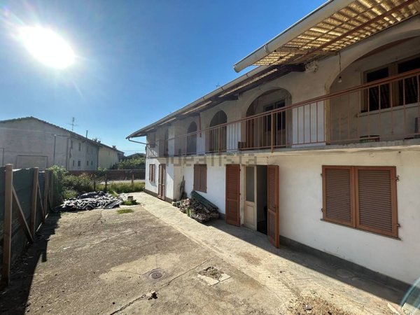 casa indipendente in vendita a Vigone