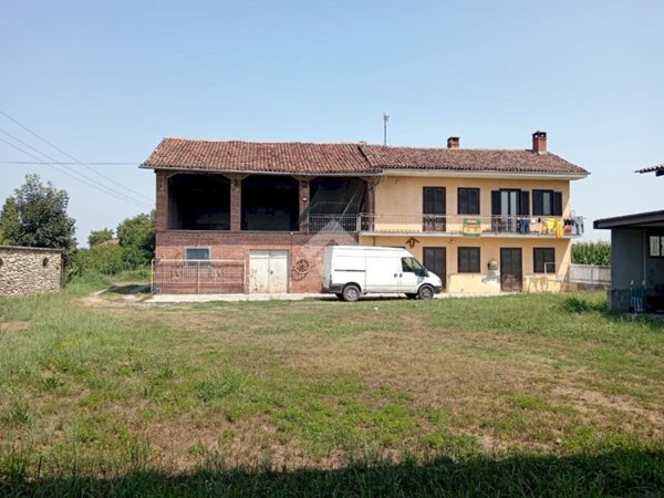 casa indipendente in vendita a Vigone