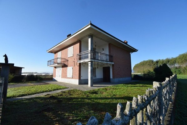 casa indipendente in vendita a Vigone