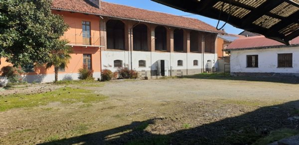 casa indipendente in vendita a Villafranca Piemonte