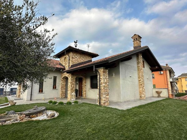 casa indipendente in vendita a Villafranca Piemonte