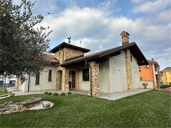 casa indipendente in vendita a Villafranca Piemonte