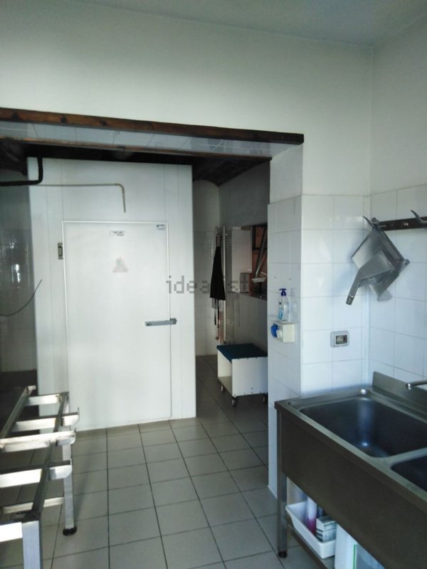 locale di sgombero in vendita a Villafranca Piemonte