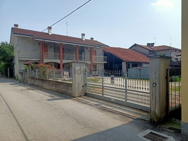 casa indipendente in vendita a Villafranca Piemonte