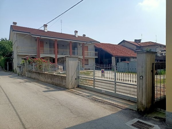 casa indipendente in vendita a Villafranca Piemonte