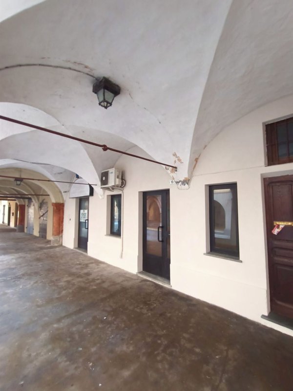 locale commerciale in vendita a Villafranca Piemonte