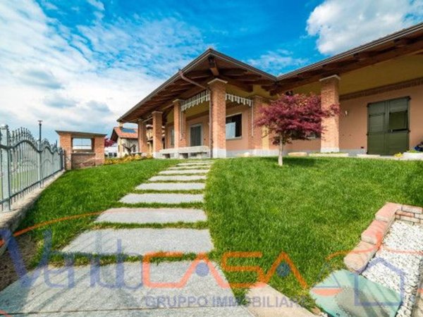 casa indipendente in vendita a Villafranca Piemonte