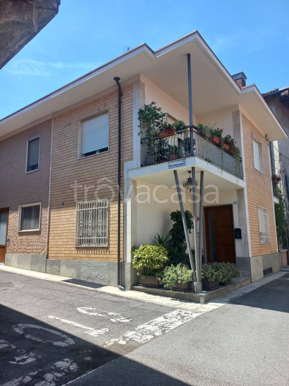 casa indipendente in vendita a Villafranca Piemonte
