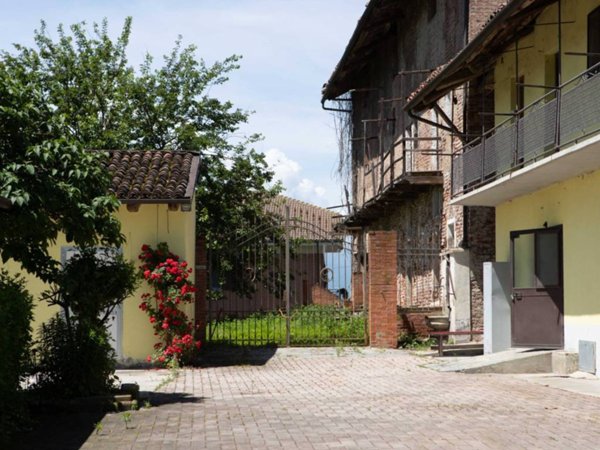 negozio in vendita a Villafranca Piemonte