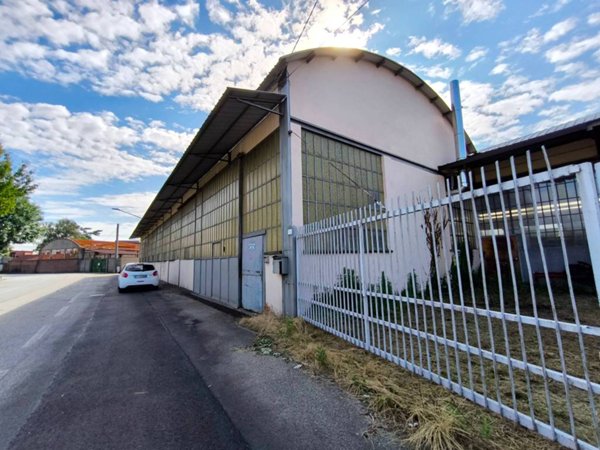 locale commerciale in vendita a Villanova Canavese