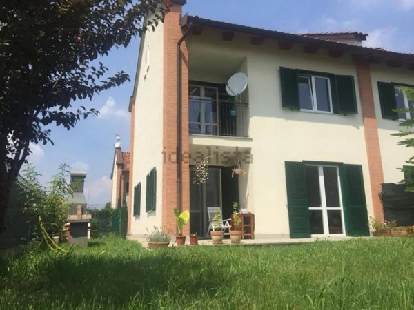 casa indipendente in vendita a Villanova Canavese