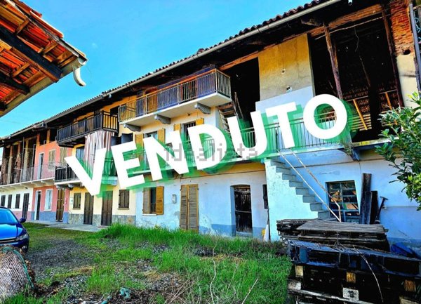 casa indipendente in vendita a Villanova Canavese
