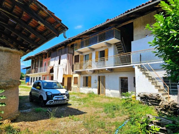 casa indipendente in vendita a Villanova Canavese