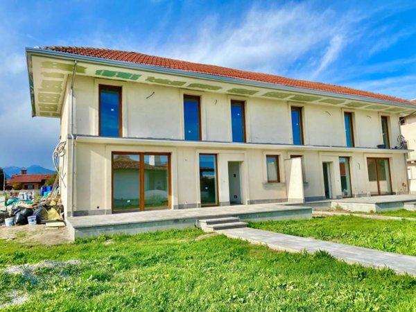 casa indipendente in vendita a Villanova Canavese