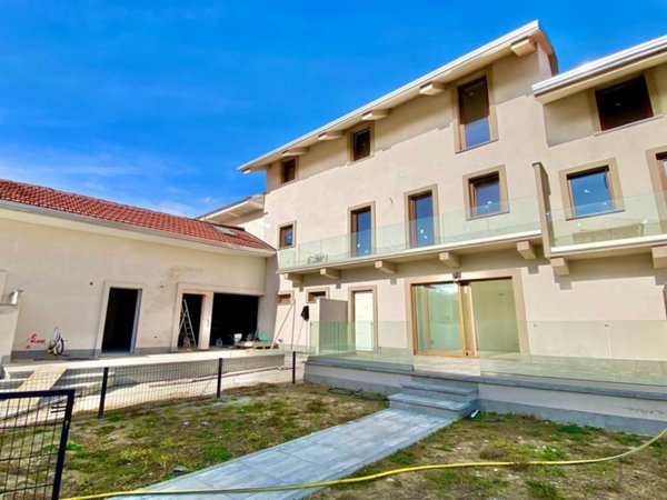 casa indipendente in vendita a Villanova Canavese