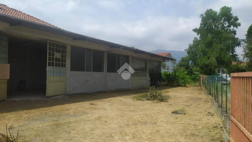 locale commerciale in vendita a Villanova Canavese