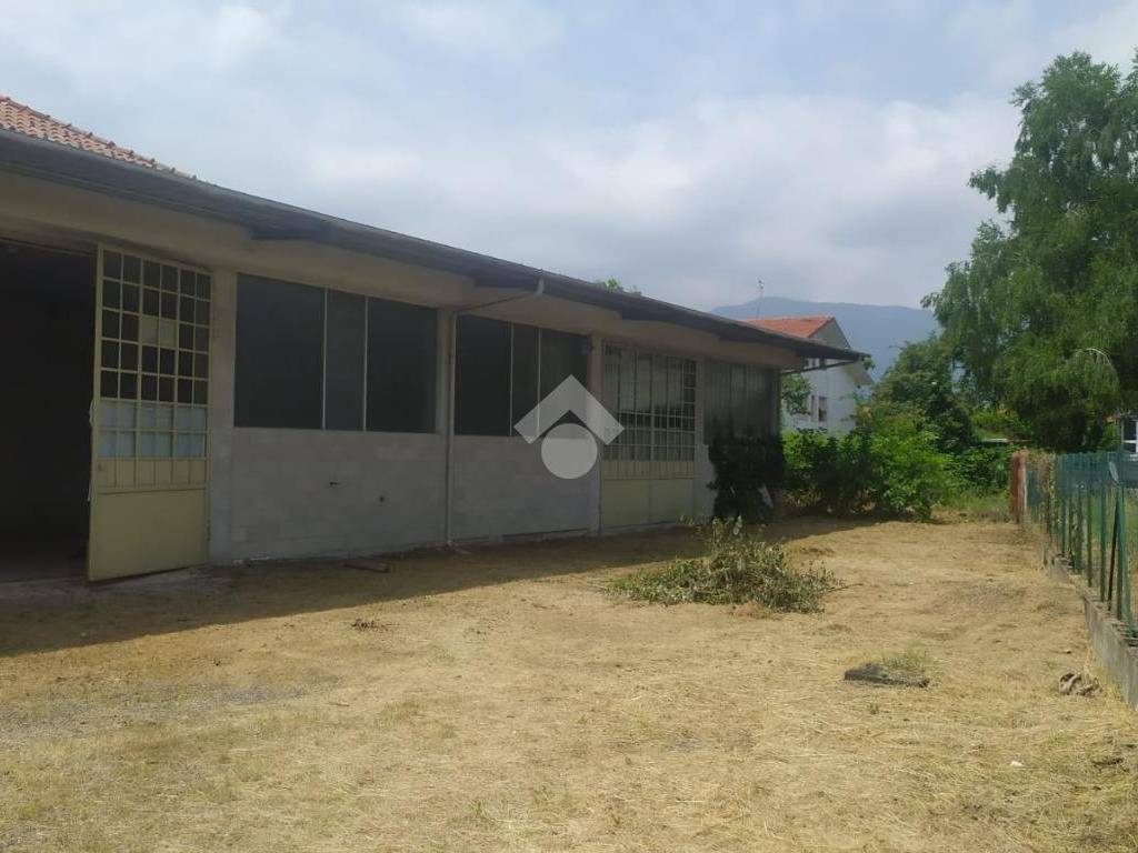 locale commerciale in vendita a Villanova Canavese