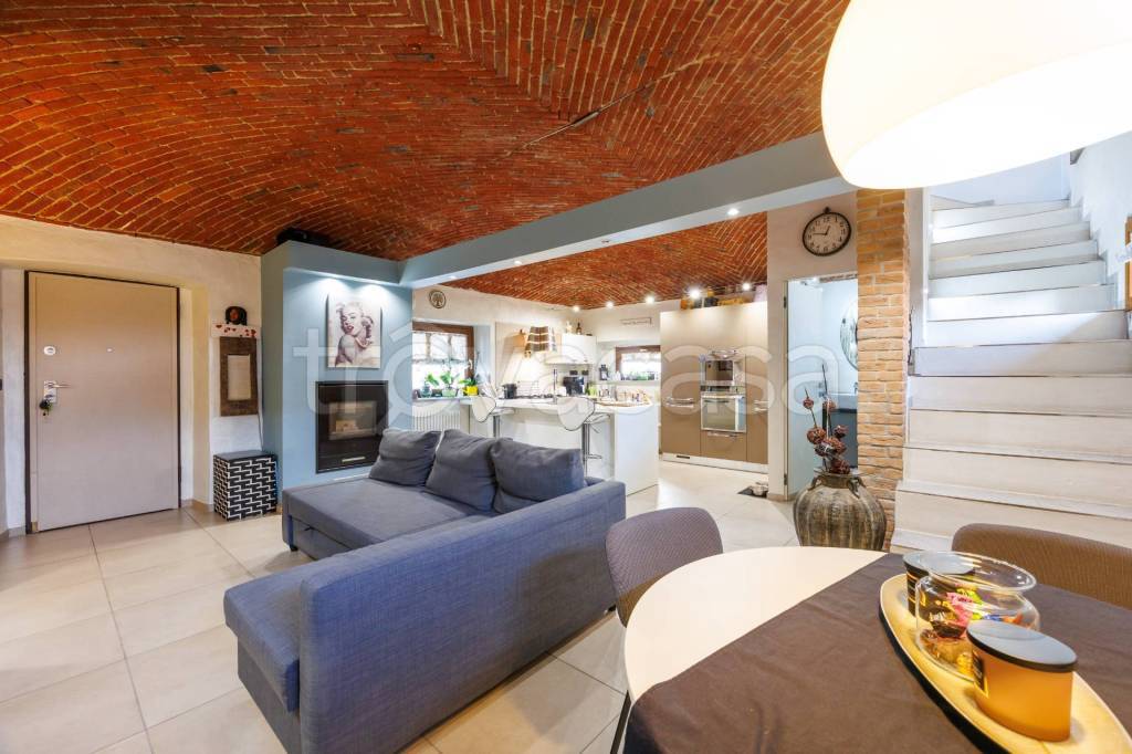 casa indipendente in vendita a Villanova Canavese