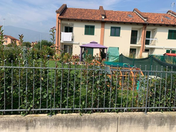 casa indipendente in vendita a Villanova Canavese