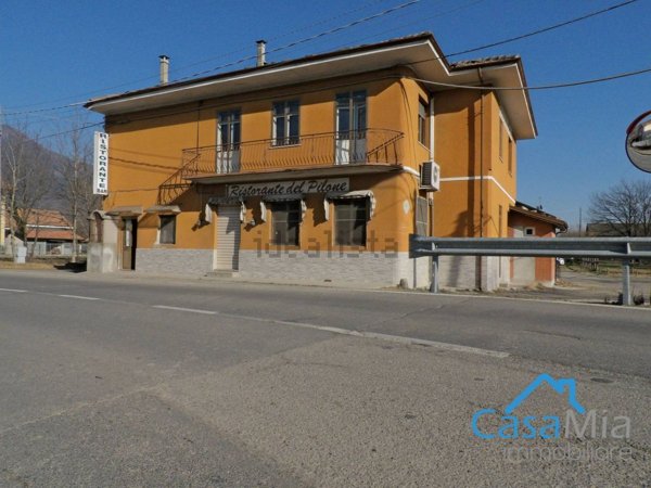 locale commerciale in vendita a Villar Dora