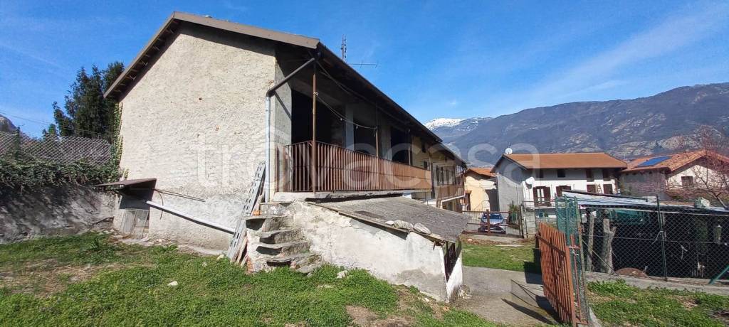 appartamento in vendita a Villar Focchiardo