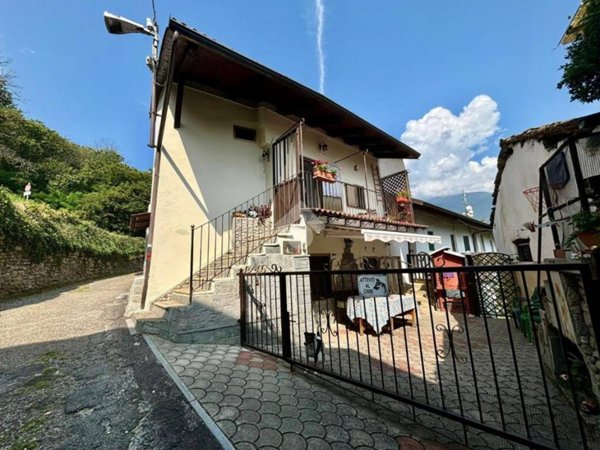 casa indipendente in vendita a Villar Focchiardo