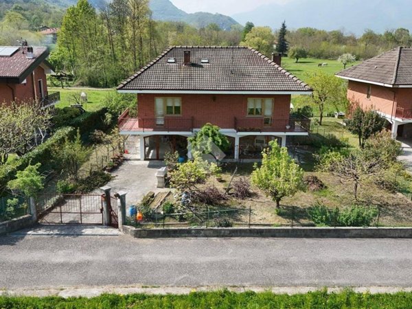 casa indipendente in vendita a Villar Focchiardo