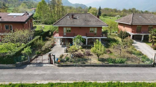 casa indipendente in vendita a Villar Focchiardo