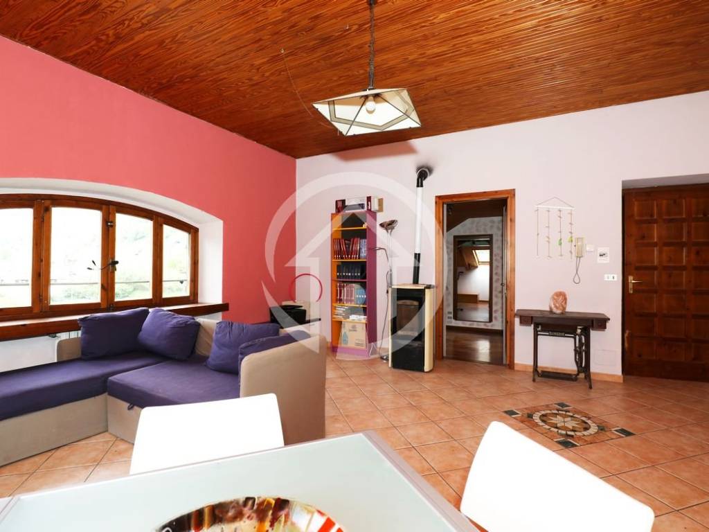 appartamento in vendita a Villar Pellice