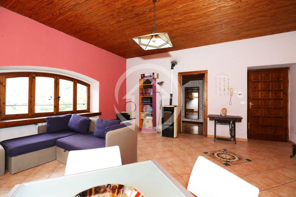 appartamento in vendita a Villar Pellice