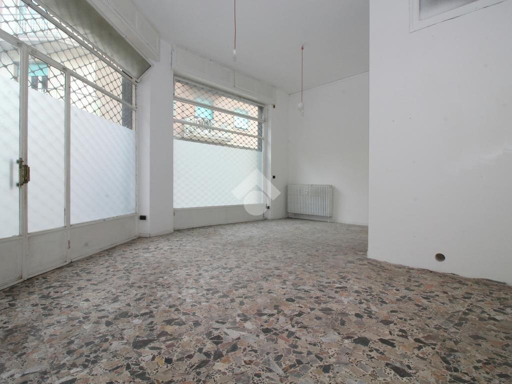 locale commerciale in vendita a Villar Perosa