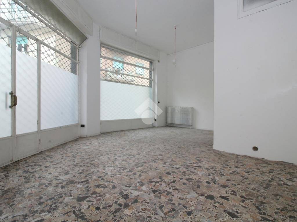 negozio in vendita a Villar Perosa