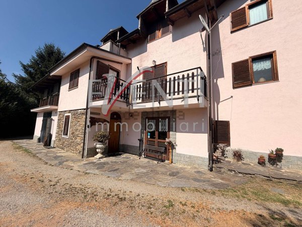casa indipendente in vendita a Villar Perosa in zona Caserme