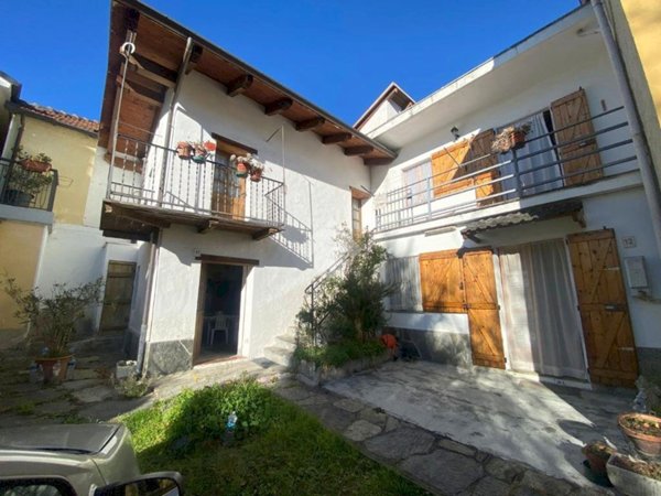 casa semindipendente in vendita a Villar Perosa in zona Caserme