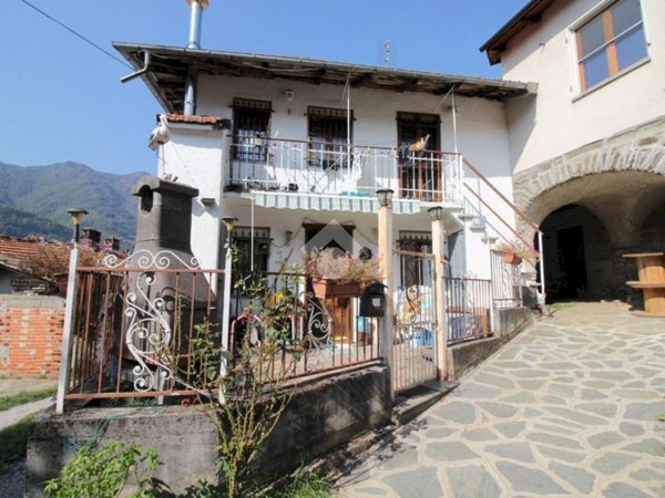 casa indipendente in vendita a Villar Perosa in zona Saretto